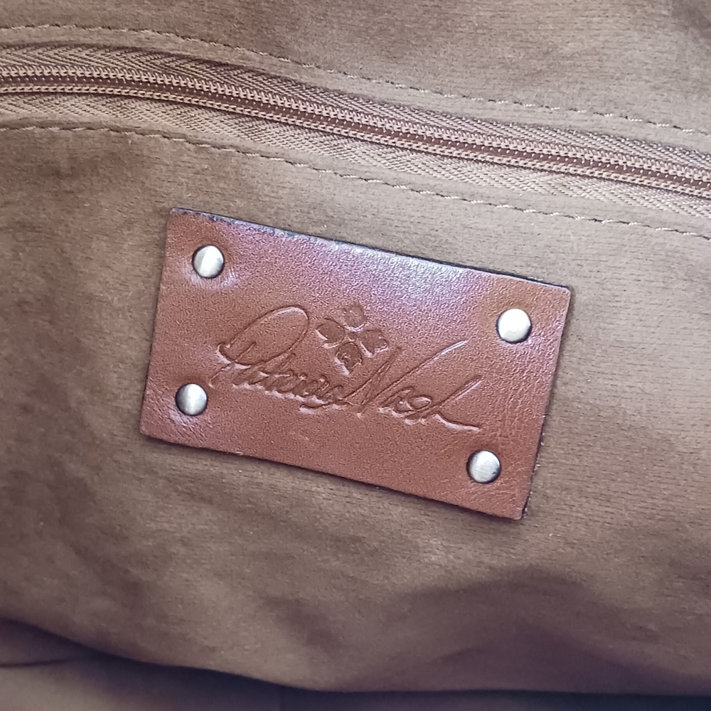 Patricia Nash Poppy Smooth Leather Shoulder Bag - Picture 4 of 15